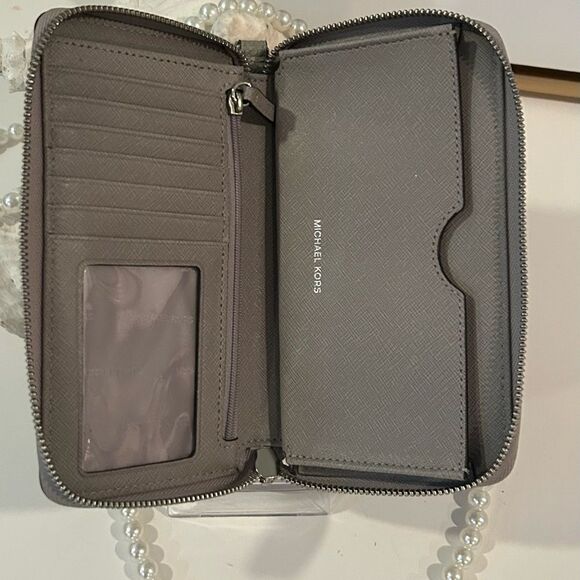 Michael Kors Gray Pebble Leather Zip-Around Wallet Clutch Classic - Picture 5 of 7